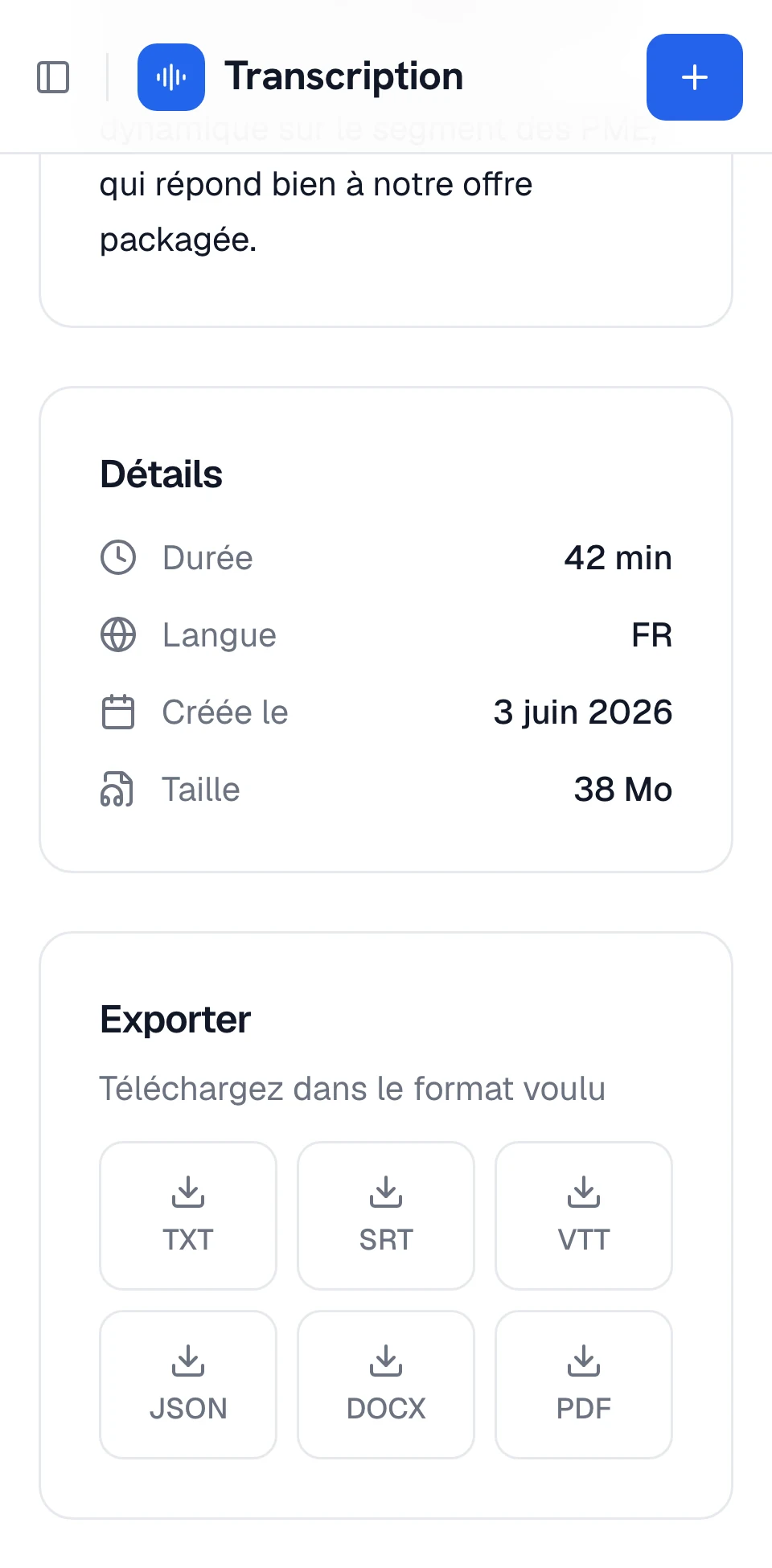 Éditeur de Transcriptor sur téléphone, vue Texte brut : la fin du texte de la réunion, les détails du fichier (42 min, FR, 3 juin 2026, 38 Mo) et la carte Exporter avec six formats : TXT, SRT, VTT, JSON, DOCX et PDF.